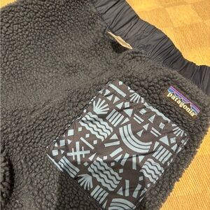 Patagonia Navy reversible puffball Pants